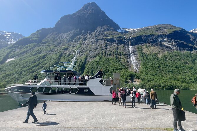 Hjørundfjord Fjord Tour Roundtrip from Ålesund - Weather, comfort, and the onboard experience