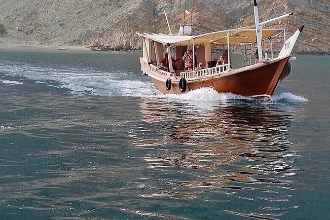Khasab Dhow Cruise To Musandam Fjords With Lunch Onboard - The crew and the pace of the day