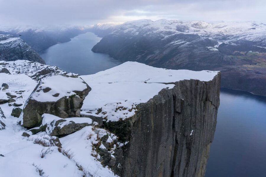 Lysefjorden cruise & Preikestolen guided hike - winter - The quiet reward at the plateau