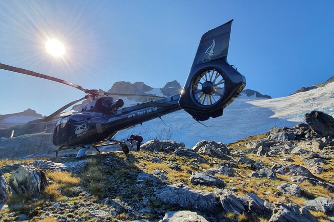 Milford and Fiordland Highlights Tour by Helicopter from Queenstown - Why the helicopter makes sense for Milford Sound