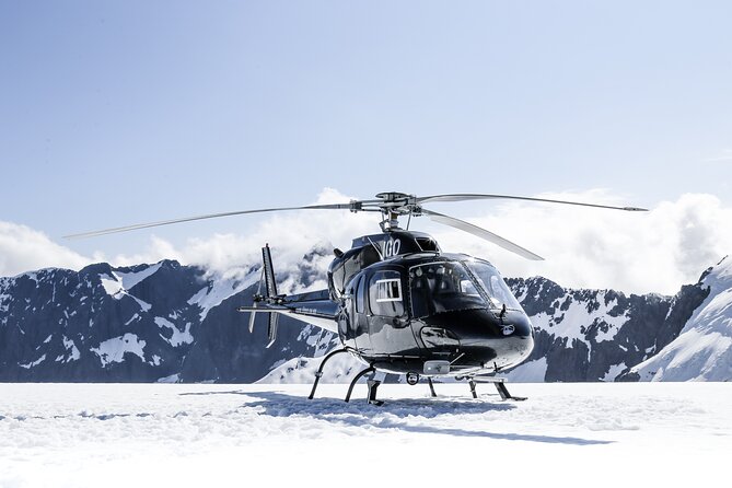 Milford and Fiordland Highlights Tour by Helicopter from Queenstown - Shared flight or private helicopter?