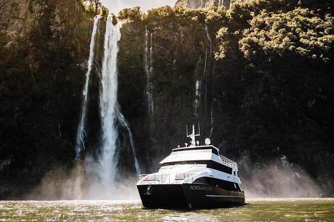 Milford Sound Luxury Lunch Cruise onboard The Fiordland Jewel - Key points to know before booking