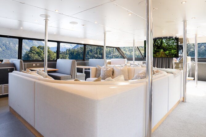 Milford Sound Overnight Cruise Fiordland Jewel - What you may see in Fiordland National Park