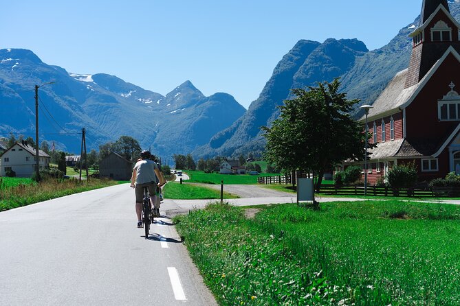 Olden: Fjord e-bike tour - What to bring for the two-hour ride