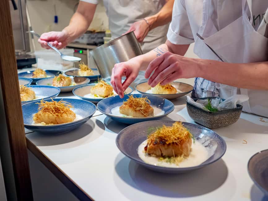 Oslo: 3-Course Dinner & Live Music Cruise on the Oslofjord - Boarding at Rådhusbrygge 2