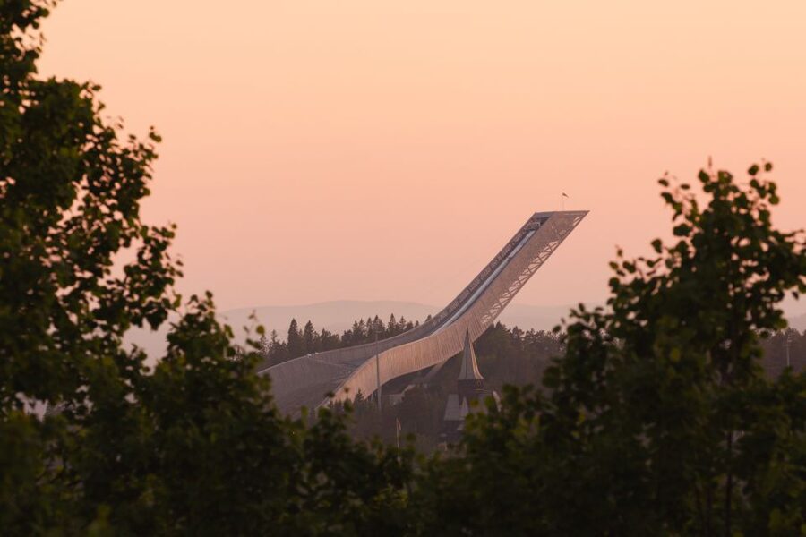 Oslo: Best View of the Oslofjord Hike - Walking down and returning to the city