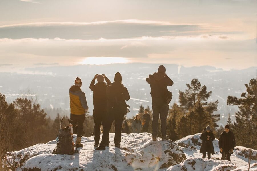 Oslo: Best View of the Oslofjord Winter Edition - Meeting beside Oslo Central Station