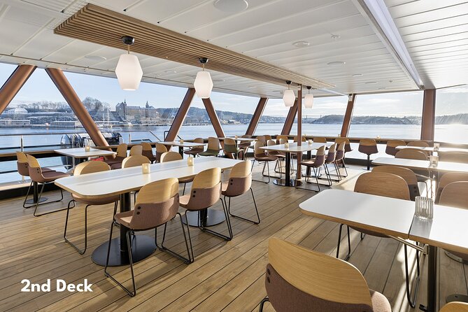 Oslo Fjord Brunch & Bubbles Cruise - Passing Dyna Lighthouse