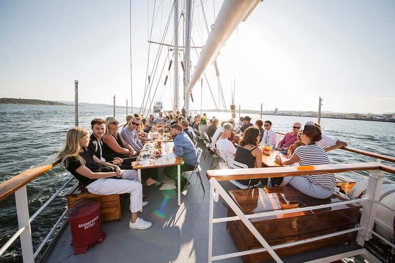 Oslo: Fjord Dinner Cruise on Sailing Ship w/ Seafood Buffet - What the 100-year-old sailing ship adds