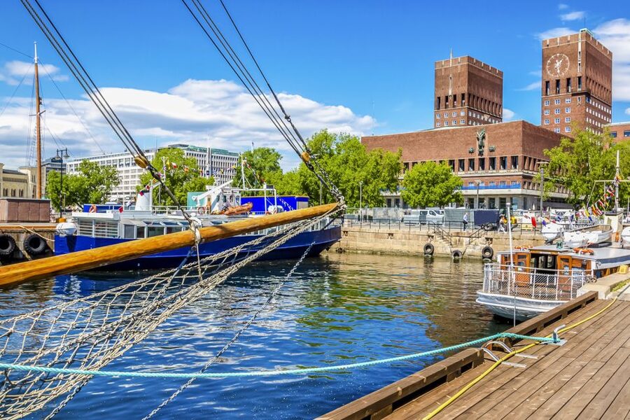 Oslo: Grand City Sightseeing Tour by Bus with Fjord Cruise - Choosing between the Folk Museum and Kon-Tiki
