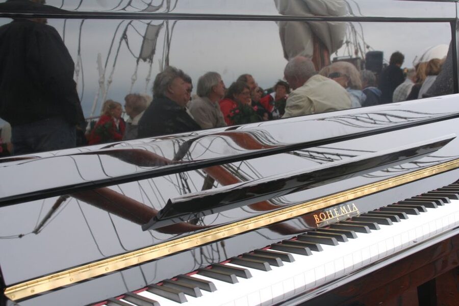 Oslo: Oslo Fjord Cruise with Live Jazz Music & Shrimp Buffet - Leaving from Oslo City Hall, Pier 3