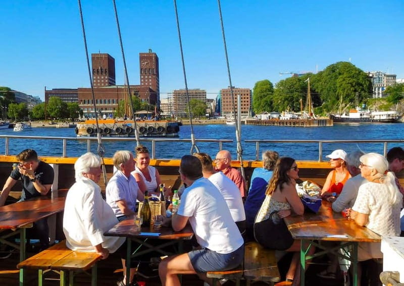Oslo: Oslofjord Fjord-Style Dinner Cruise - Islands, bathhouses, and summer cottages