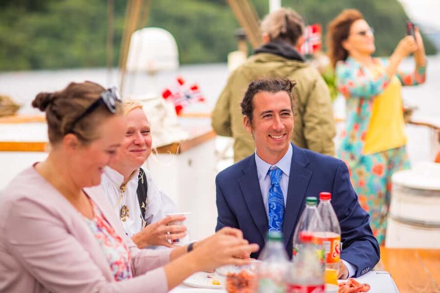 Oslo: Oslofjord Fjord-Style Dinner Cruise - Three hours that feel easy