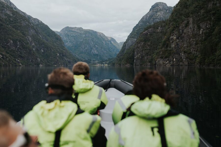 Øystese: Hardangerfjord RIB safari to the Fyksesund branch - The first 10 minutes across Hardangerfjord