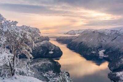 Private Cruise: Mostraumen by Zodiac or Lux Pontoon Boat