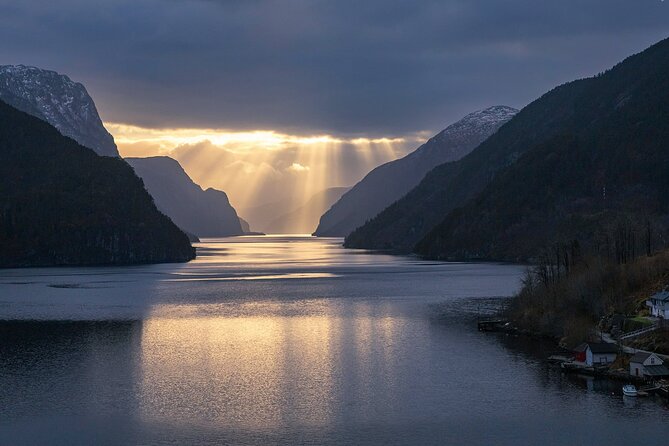 Private Cruise: Mostraumen by Zodiac or Lux Pontoon Boat - Vikanes and Hesjedalsfossen: the fjord starts to close in