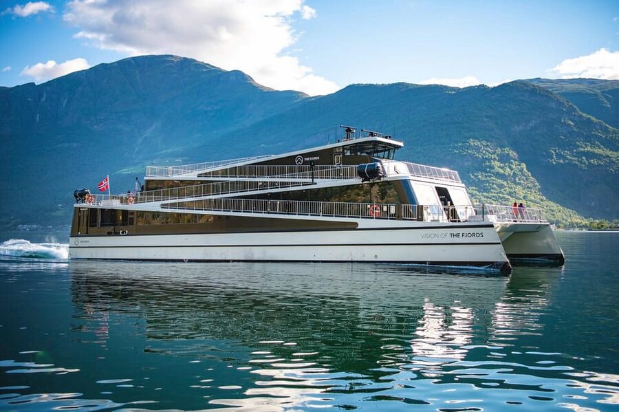 Private Day Tour- Flam Railway & Fjord Cruise From Bergen - One hour in Flåm for lunch and the railway museum