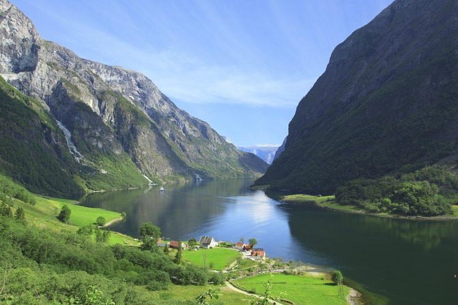 Private Full-Day Round Trip from Oslo to Sognefjord via Flåm Railway - The two-hour cruise is the day’s main event