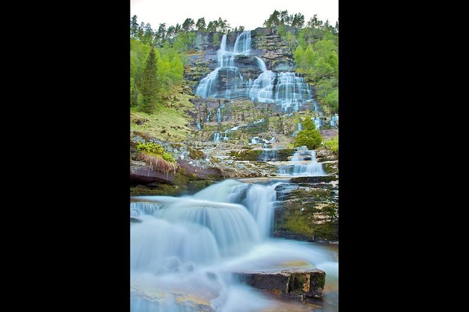 PRIVATE GUIDED TOUR: Highlights of Norway – Trip to the Sognefjord – SUMMER - Stalheim Hotel and the Nærøydalen Valley