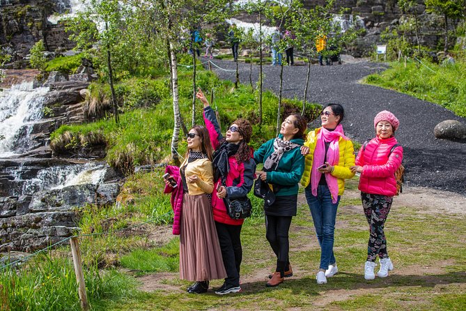 PRIVATE GUIDED TOUR: Highlights of Norway – Trip to the Sognefjord – SUMMER - Stegastein as the Alternative to Flåmsbana