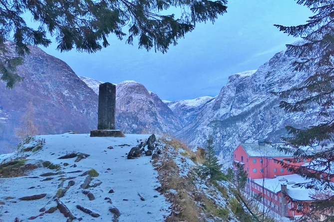 PRIVATE GUIDED TOUR: Highlights of Norway – Trip to the Sognefjord – WINTER - Stalheim in the off-season