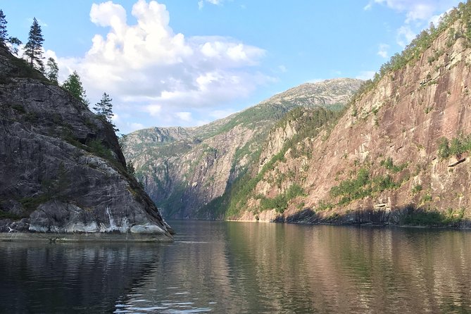 PRIVATE GUIDED TOUR: Secrets of the Fjords - the Osterfjord and Mo, 6-7 hours - A private route into Osterfjord country