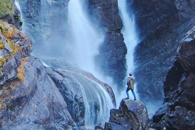 PRIVATE GUIDED TOUR: Secrets of the Fjords - the Osterfjord and Mo, 6-7 hours - Skipshelleren brings prehistory to the fjord