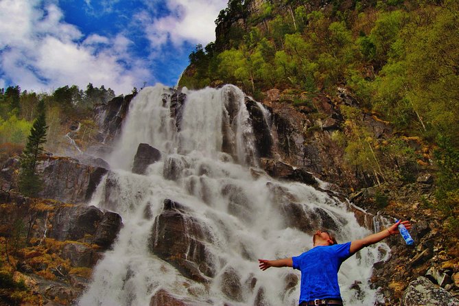 PRIVATE GUIDED TOUR: Secrets of the Fjords - the Osterfjord and Mo, 6-7 hours - Kvernhusfossen and the long return drive