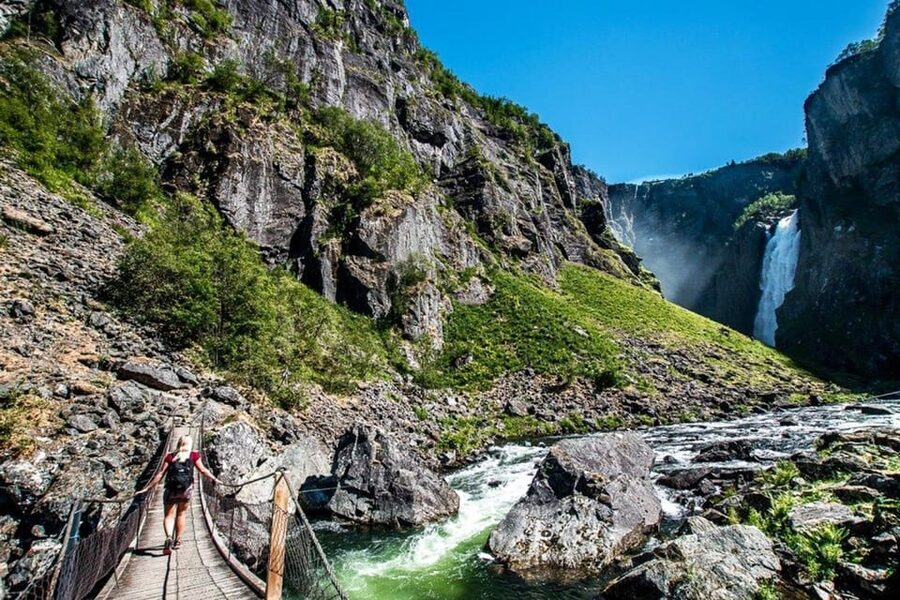 Private Tour-Hardangerfjord, Voss Gondol &4 Great Waterfalls - Skjervsfossen and the final stretch