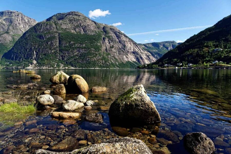 Private Tour-Hardangerfjord, Voss Gondol &4 Great Waterfalls - Fossen Bratte and Steinsdalsfossen: two early waterfall stops