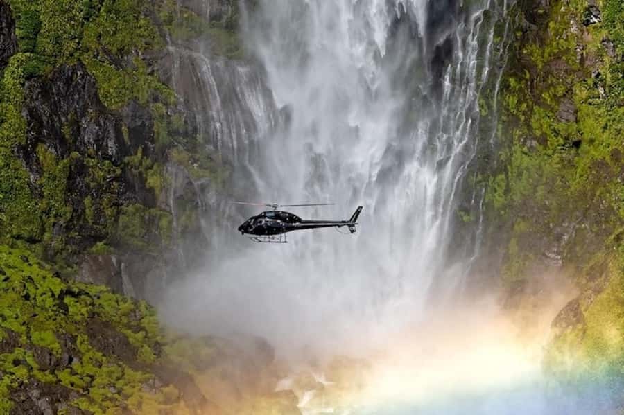 Queenstown: 2.5 Hour Flight to Fiordland's Iconic Locations - Lake Quill and the source of Sutherland Falls