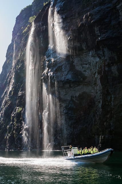 RIB Geiranger - Fjordsafari - A Fast Start from Geiranger Brygge
