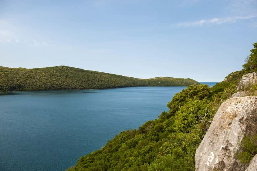 Rovinj or Vrsar: Lim Fjord & Rovinj islands Speedboat Tour - Red Island and its small harbor