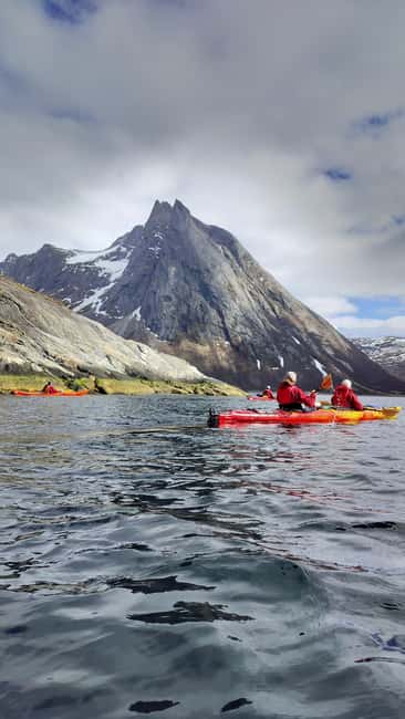 Senja: Guidet Fjord Kayaking in Ånderdalen Nationalpark - The 15-minute safety briefing at Stonglandseidet