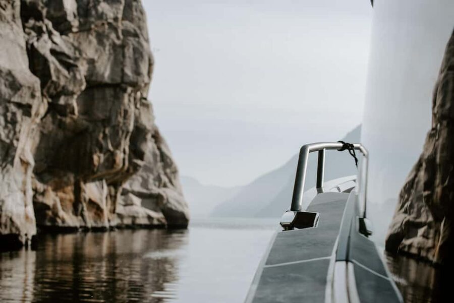 Stavanger: Boat Safari to Lysefjord and Preikestolen - A fast boat with a comfortable feel