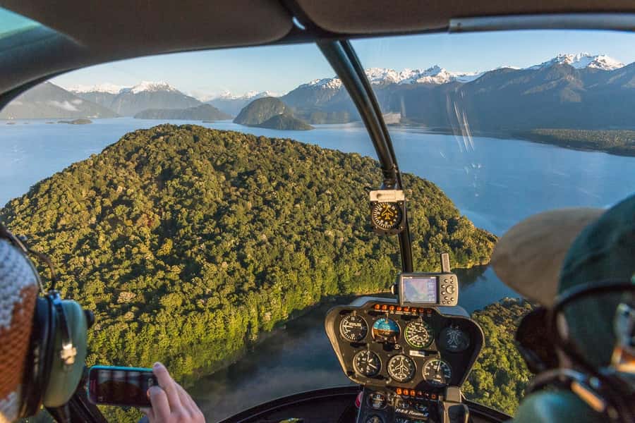 Te Anau: 30-Minute Fiordland National Park Scenic Flight - Flying over the Kepler Track