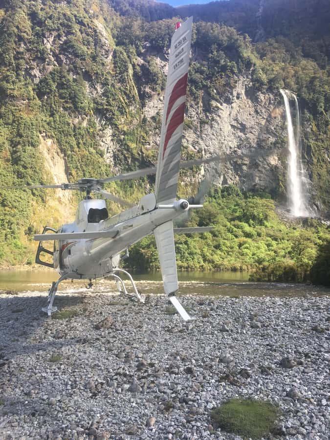 Te Anau: 30-Minute Fiordland National Park Scenic Flight - What the pilot adds to the flight