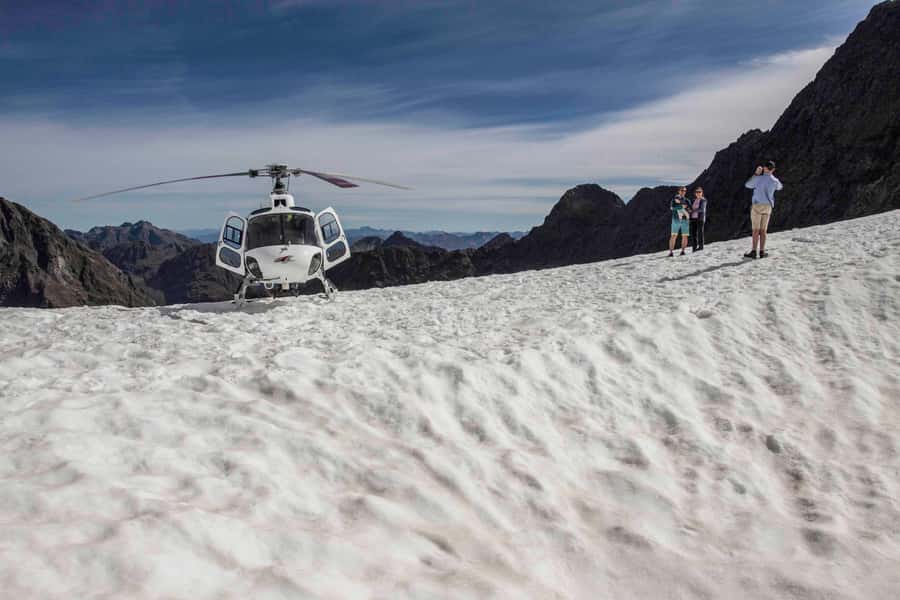 Te Anau: 30-Minute Fiordland National Park Scenic Flight - Weather, clothing, and practical limits