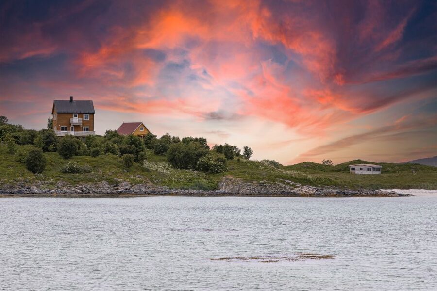 Tromsø: Arctic Fjords Tour to Kvaløya with Panoramic Lunch - Price, group size, and overall value