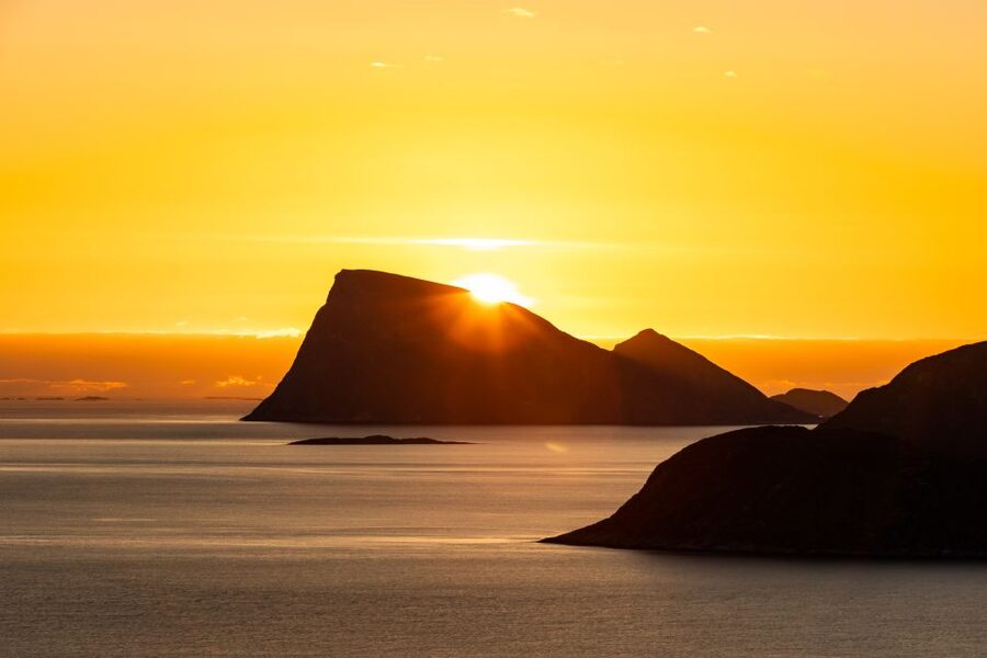 Tromsø: Arctic Fjords Tour to Kvaløya with Panoramic Lunch - Kvaløya viewpoints and the first 30-minute stop