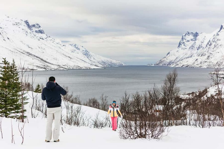 Tromsø: Arctic Landscape and Fjord Tour with Snacks - Håkøya and the changing coastal views