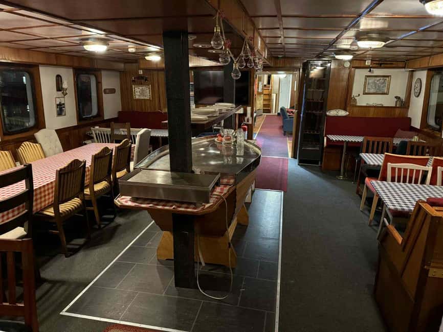Tromsø: Classic arctic fjord cruise with lite lunch - The Bacalao lunch: local flavor, small expectations