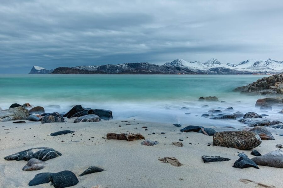 Tromsø: Fjords and Sommarøy Islands Tour with Salmon Picnic - What you actually eat at the beach picnic