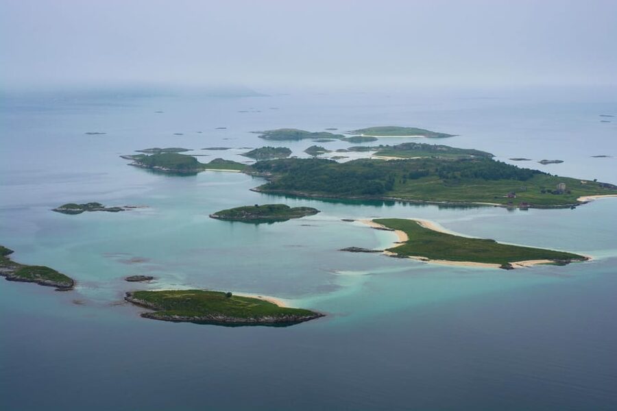 Tromsø: Fjords and Sommarøy Islands Tour with Salmon Picnic - Winter weather changes the character of the tour