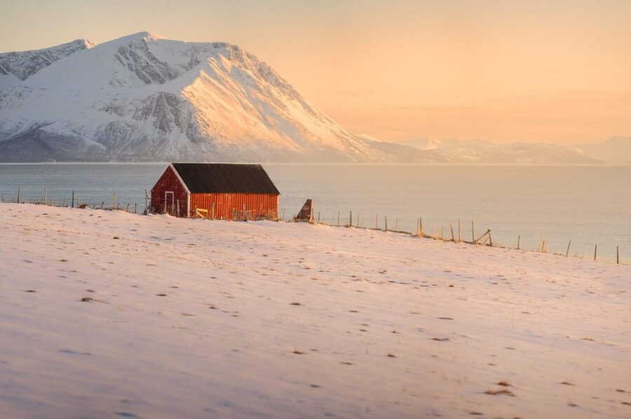 Tromsø: Fjords Tour - Kvaløya: fjords, beaches, and changing weather