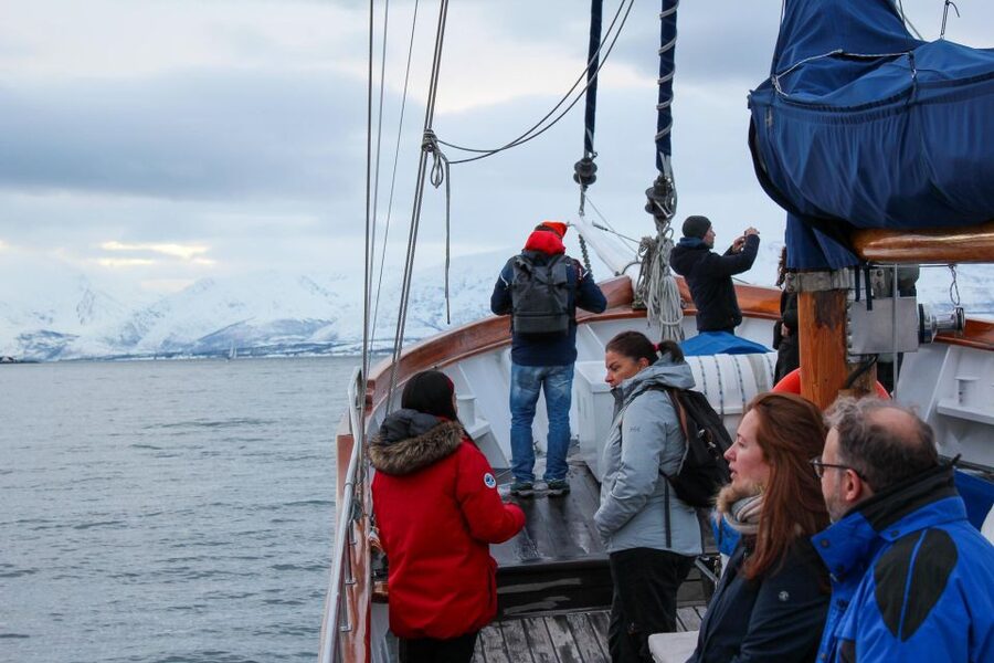 Tromsø: Luxury Polar Fjord Cruise w/ Hot Tub & Polar Plunge - What the atmosphere is really like