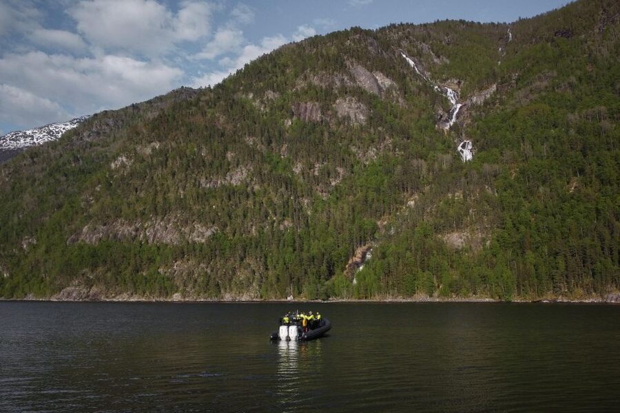 Ulvik adventure: Exploring Hardangerfjord's Osafjord by RIB - Turning into Osafjord