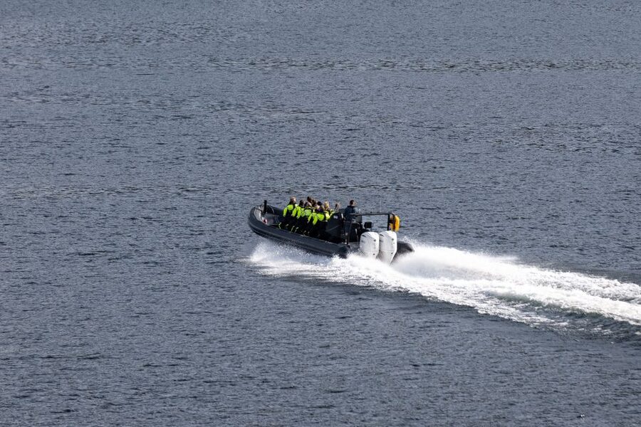 Ulvik: Hardangerfjord Ultimate RIB Tour - Leaving Brakanes Hotel and crossing Ulvikfjord