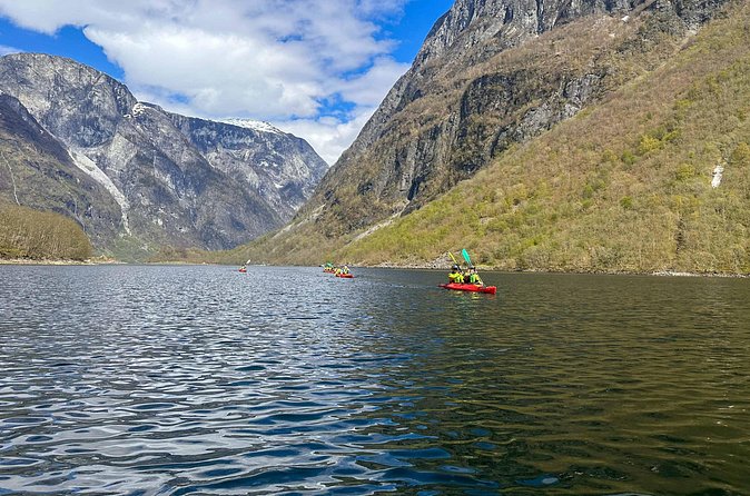 Vossevangen: Nærøyfjord Full-Day Guided Kayaking Trip - More paddling, photographs, and boat traffic