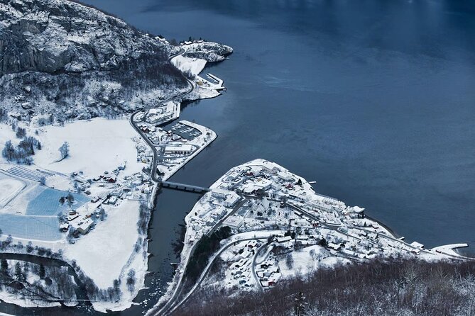 Winter Fjord Tour to Nærøyfjord, Flam and Stegastein from Bergen - The guide can shape the whole experience